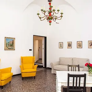  Hébergement de vacances Casa Carducci - Spacious Historical Close To The